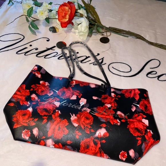 •RED LEATHER & ROSES VICTORIA’S SECRET BAG• - Picture 2 of 5